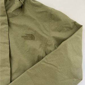 Women’s Size XS North Face Rain Jacket